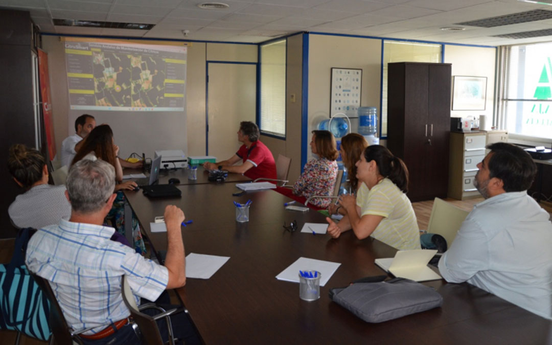 El Grupo Operativo CitruSmart muestra a los agricultores las ventajas del geovisor desarrollado en el proyecto
