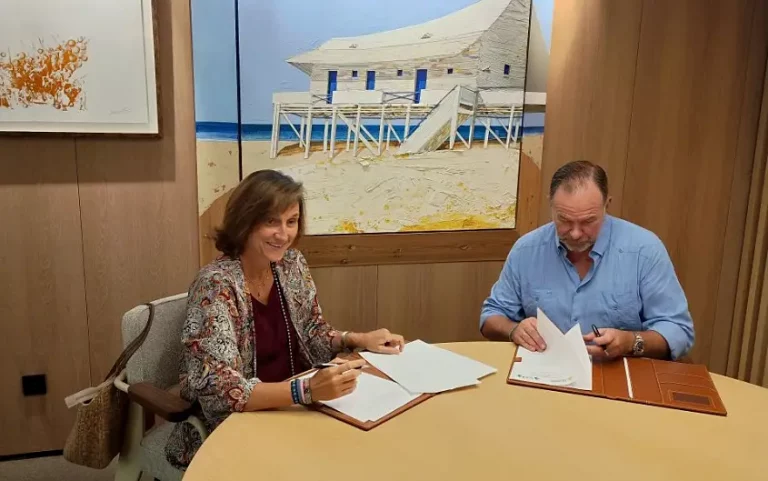 Foto Firma Impulsar la actividad del campo sevillano, objetivo del convenio suscrito entre ASAJA-Sevilla y la Fundación Caja Rural del Sur