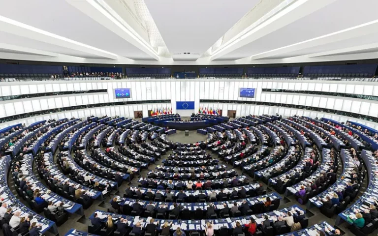 Foto El Parlamento Europeo enmienda la plana a von der Leyen