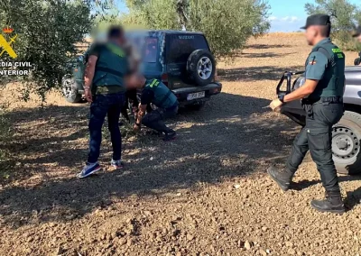 Foto La Guardia Civil detiene a dos personas e investiga a otras dos por robos de casi 3 toneladas de aceitunas