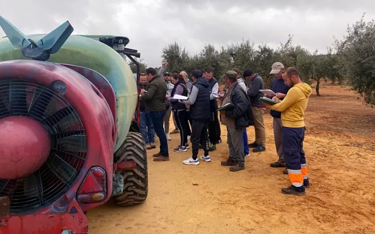 foto Nuevo curso gratuito de Aplicador de productos fitosanitarios cualificado en Huévar del Aljarafe